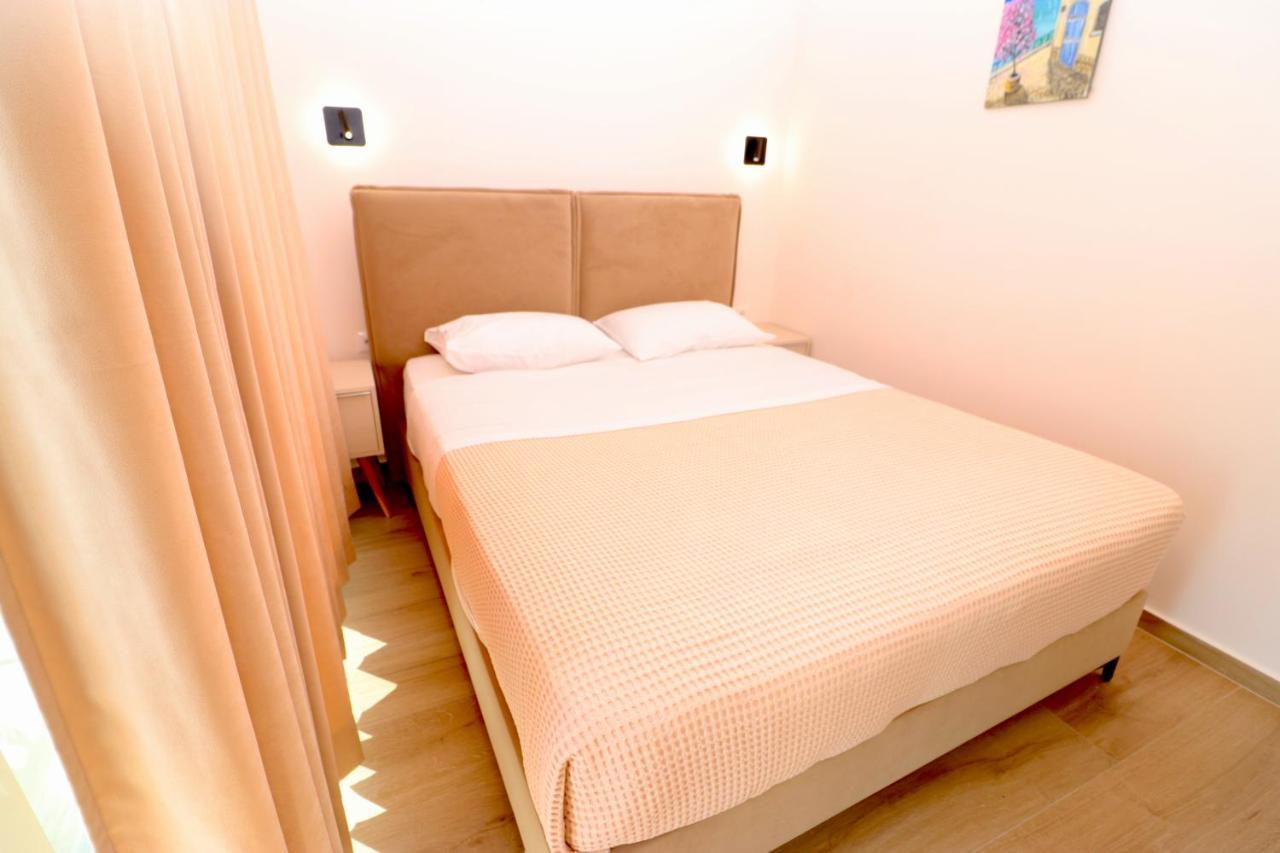 Fegi Rooms ฮีมาเรอ ภายนอก รูปภาพ