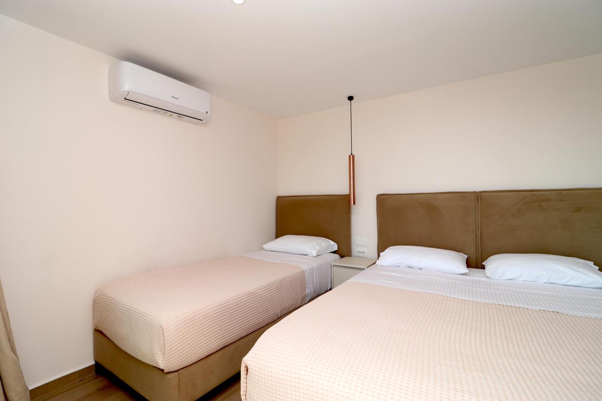 Fegi Rooms ฮีมาเรอ ภายนอก รูปภาพ